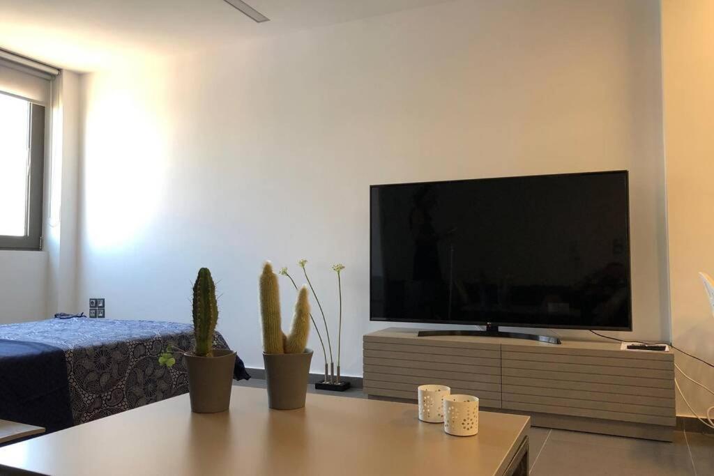 Hitech Appartment Amaliada Eksteriør billede