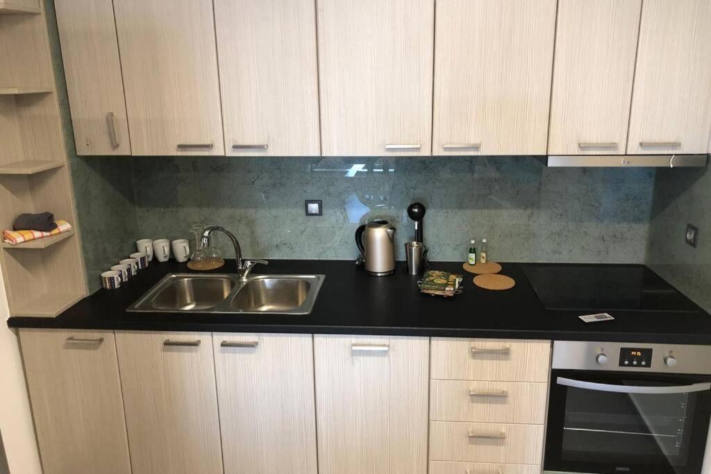 Hitech Appartment Amaliada Eksteriør billede