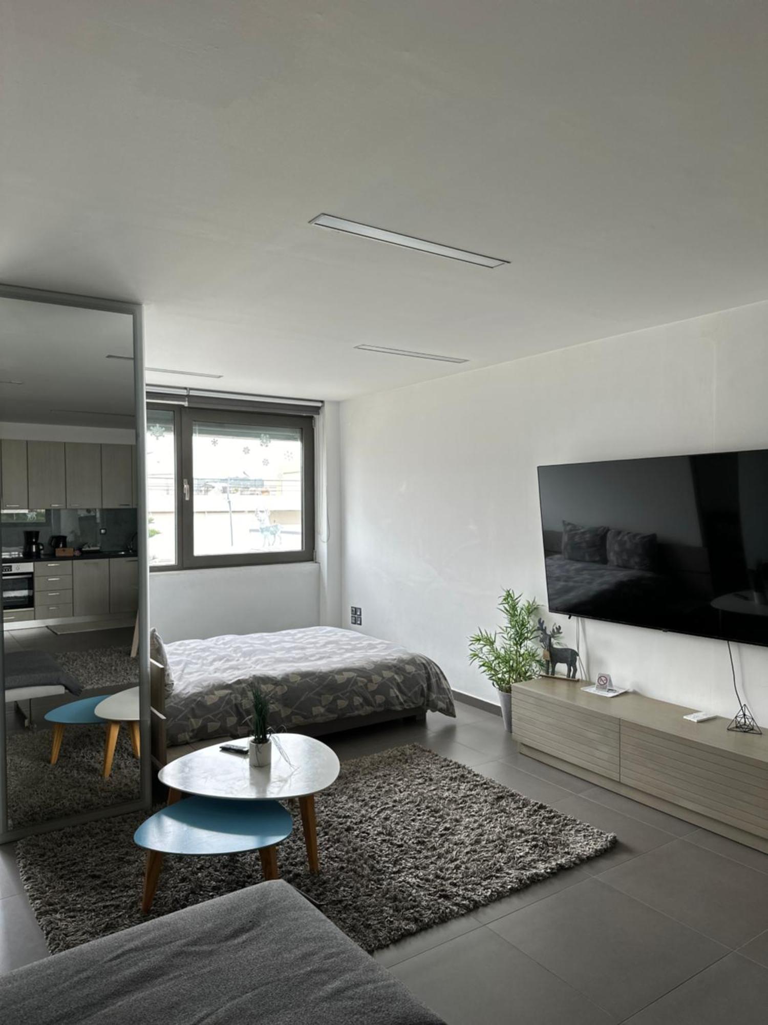 Hitech Appartment Amaliada Eksteriør billede